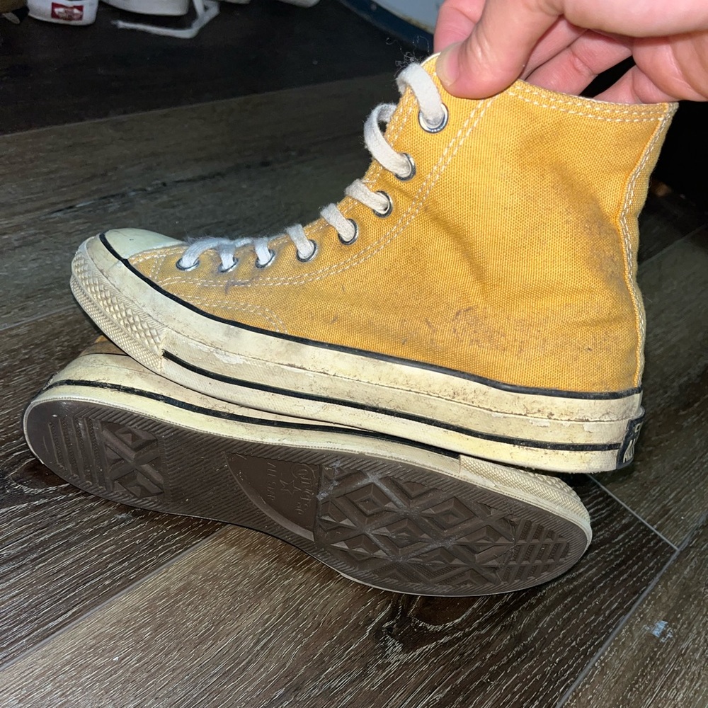 Yellow chuck 70s